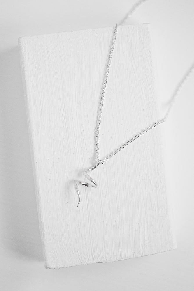Trollhassel mini necklace