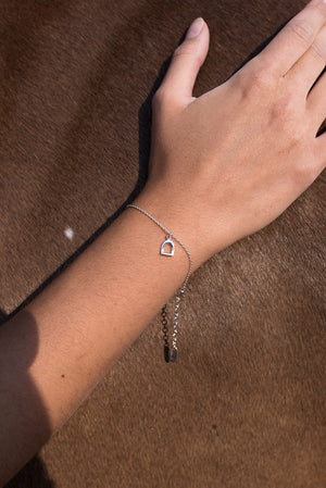 STIRRUP MINI BRACELET