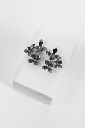 Forget me not black trio earrings